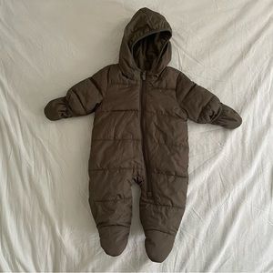 0-3 months Old Navy footed snowsuit